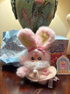 Baby Three winter series Softberry Bun. New- only opened. Plush